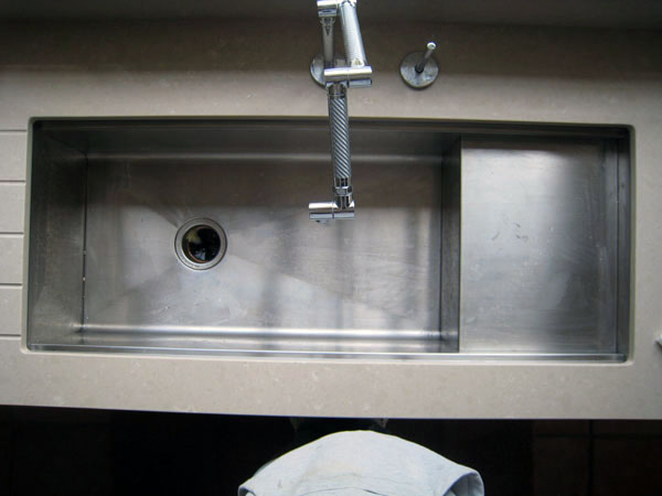 Quartz composite sink cut out