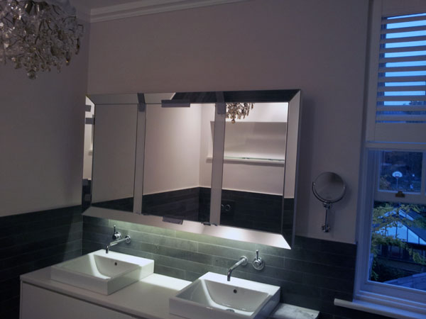 Mirror Bathroom Wall Unit With Lights - Elephant & Castle