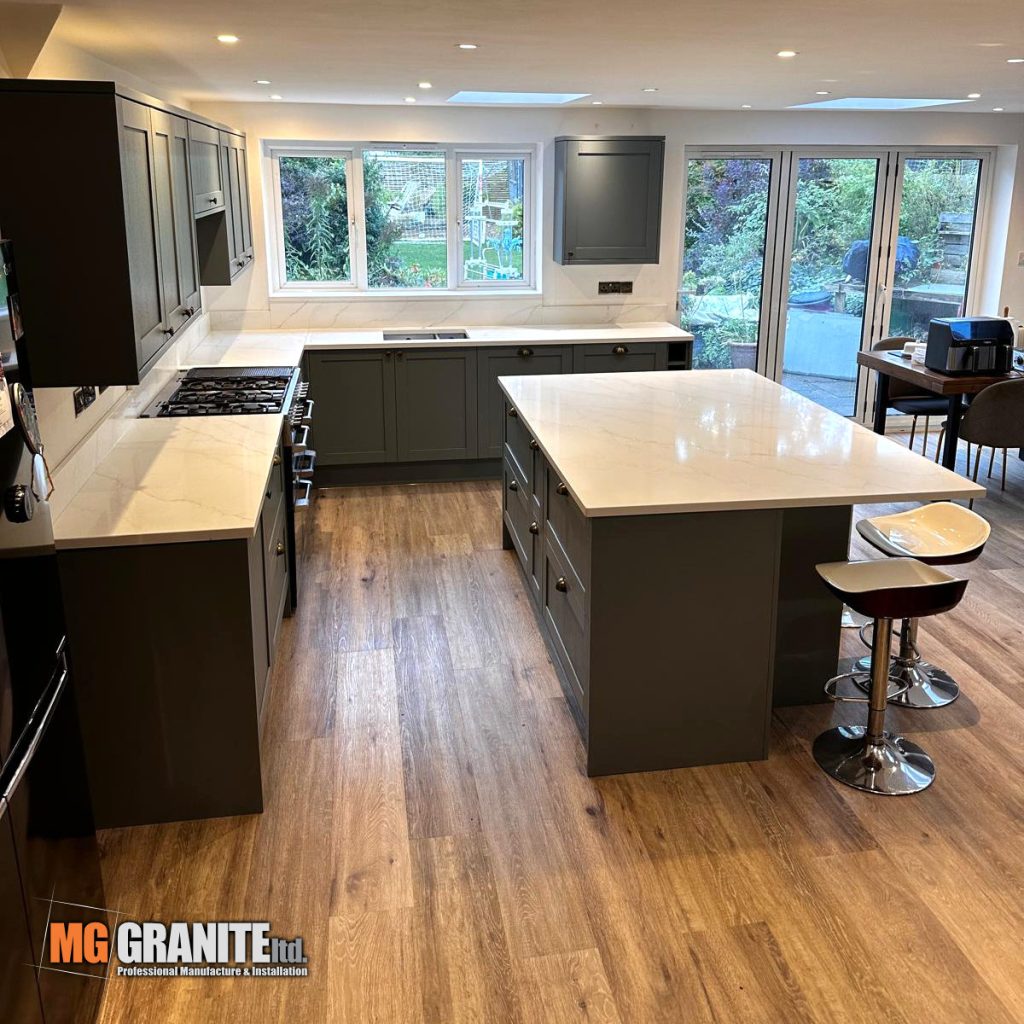 calacatta qold quartz worktop kitchen with kitchen island