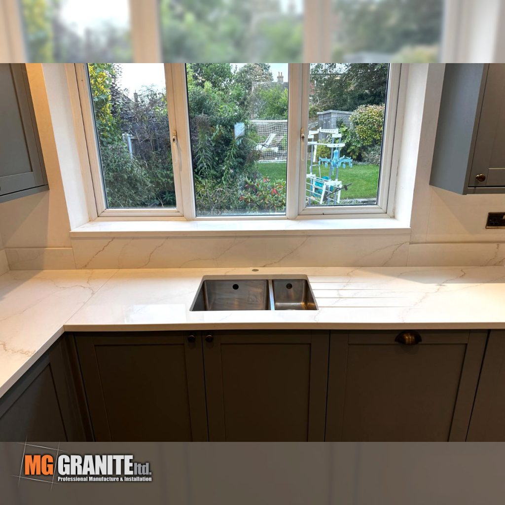 calacatta qold quartz worktop kitchen with draining grooves