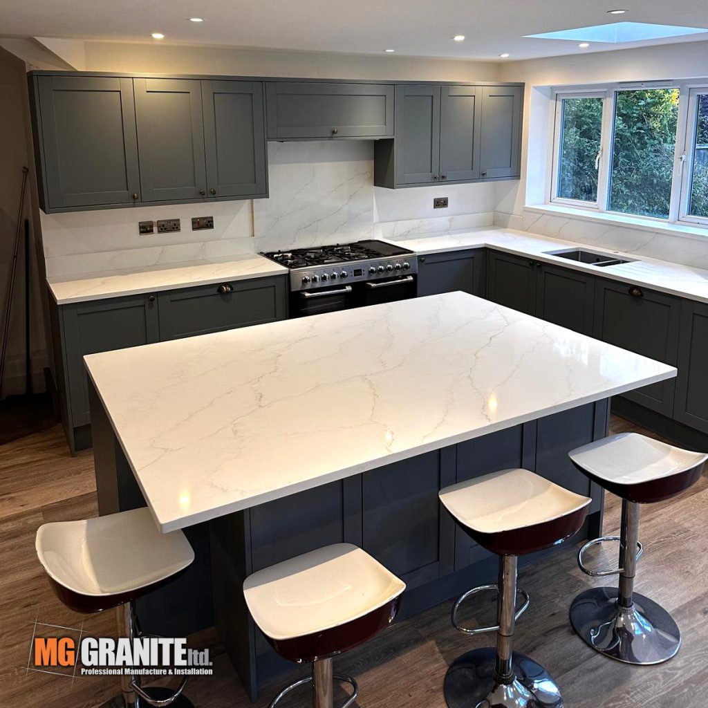 calacatta qold quartz worktop kitchen with island